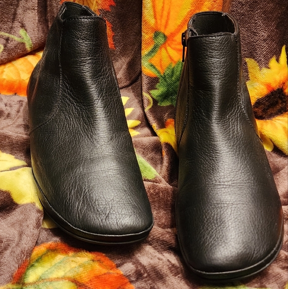 Camper Boot - Picture 1 of 7